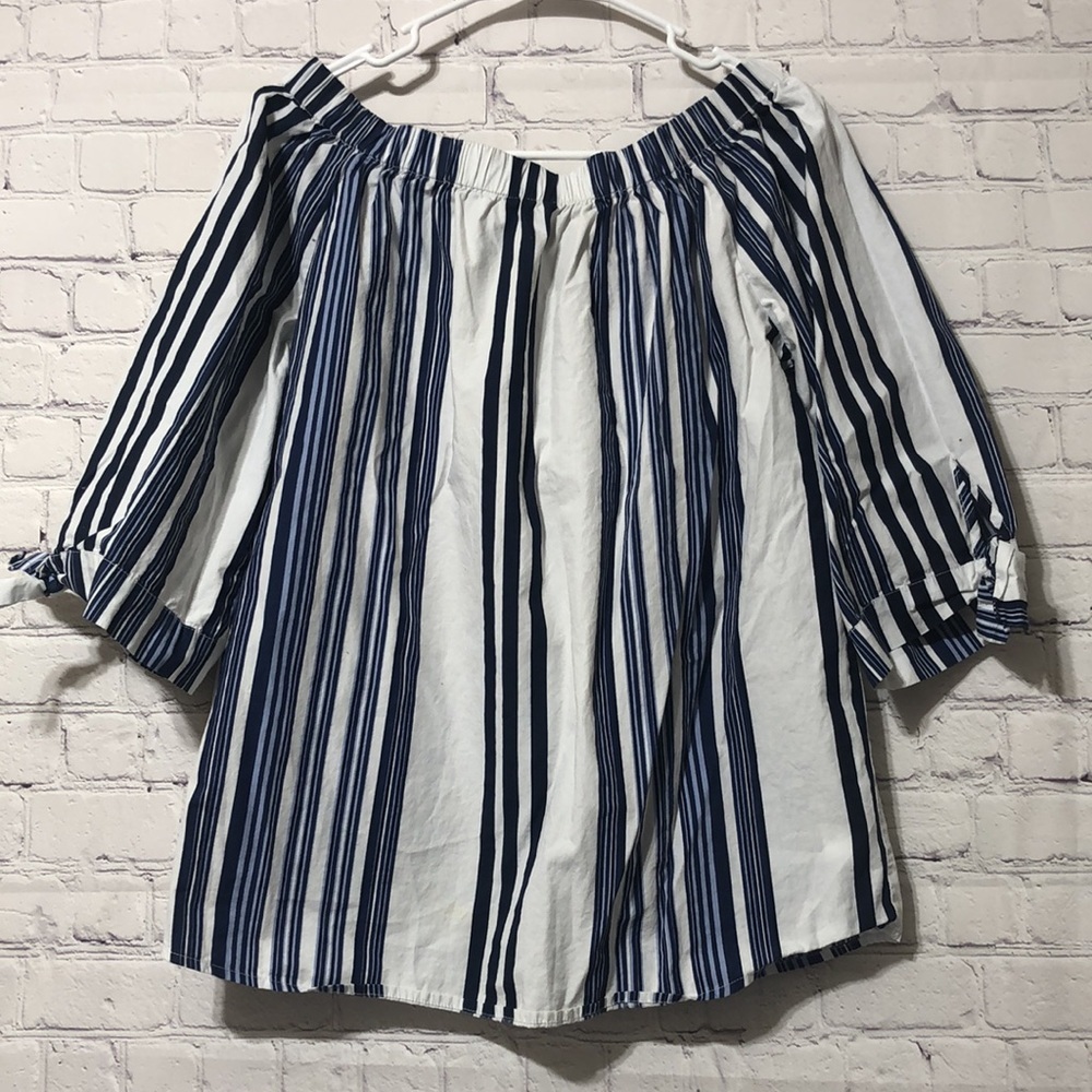 Per Se top blue and white